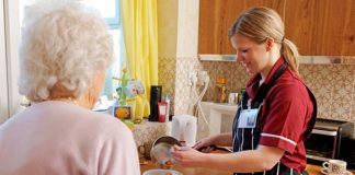 ESTAMOS INCORPORANDO CUIDADORAS PARA SERVICIOS DE ATENCIÓN DOMICILIARIA, TRABAJO A TURNOS nursing care home help cuidadora domiciliaria home care cuidadora de adultos mayores elderly caregiver