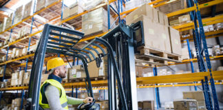 SOLICITAMOS OPERARIO DE CARGA Y DESCARGA CON O SIN EXPERIENCIA, SE OFRECEN BUENAS CONDICIONES DE CONTRATACIÓN operario de carga y descarga empleados de descarga loaning and unloading workers warehouse operator mozo de almacen