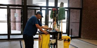 ESTAMOS INCORPORANDO OPERARIOS DE LIMPIEZA, CON DISPONIBILIDAD HORARIA PARA TRABAJAR TURNOS ROTATIVOS personal masculino operario de limpieza cleaning house personal masculino janitors