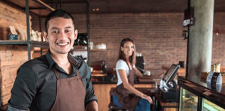 SE NECESITA PERSONAL PARA RESTAURANTE, PARA OCUPAR LAS POSICIONES DE ENCARGADO DE COCINA, MESEROS/AS Y CAJEROS/AS personal para restaurante restaurant staff cajera encargado meseros