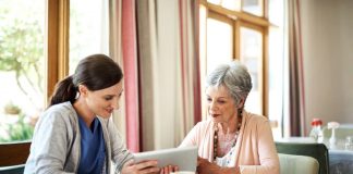 Home caregiver cuidadora para residencia de mayores cuidadora para geriatrico gerocultora auxiliar geriatrico