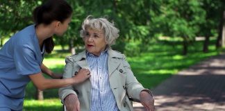 SE INCORPORA CUIDADORAS/ES, SE OFRECE BUEN PAGO Y FACILIDAD PARA VIVIR DENTRO cuidadora para home cuidadora para Alf home Care caretaker elderly caregiver