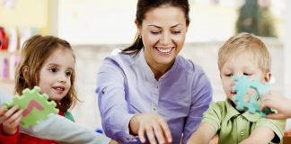 SE REQUIERE NIÑERA DE LUNES A VIERNES DE 10 A 16:00HS, CON DISPONIBILIDAD PARA COMIENZO INMEDIATO nanny niñera medio tiempo part time babysitter cuidadora de niños canguro