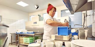 SE REQUIERE PERSONAL PARA RESTAURANTE PARA LOS SIGUIENTES PUESTOS: BACHERO/A Y CAJERO/A personal femenino y masculino para restaurante cleaning staff cajeros para atencion al publico female and male staff for restaurant cleaning staff cashiers for customer service