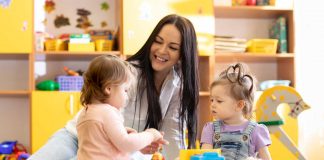 ESTAMOS SELECCIONANDO NIÑERA TIEMPO COMPLETO, JORNADA DE LUNES A VIERNES DE 9 A 17HS Babysitter niñera externa cuidadora de niños canguro nanny empleada para cuidado de niños
