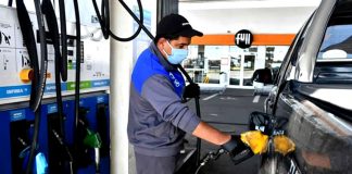Playero empleadao para estacion de servicio despacho de gasolina atencion al publico employee for service station gasoline dispatch attention to the public