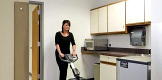 BUSCAMOS PERSONAL PARA SERVICIOS DE LIMPIEZA EN DIFERENTES INSTALACIONES, JORNADA MEDIO TIEMPO empleada de limpieza Industrial cleaning lady Pulizia industriale limpiadoras