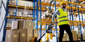 ESTAMOS SELECCIONANDO OPERARIOS DE CARGA Y DESCARGA PARA DESEMPEÑARSE EN EMPRESA DE LOGÍSTICA operarios de carga y descarga warehouse operator mozo de almacen loading and unloading operators