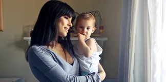 SE SOLICITA NIÑERA MEDIO TIEMPO, DE LUNES A VIERNES DE 8 A 12HS. CONTRATACIÓN INMEDIATA part time babysitter cuidadora de niños canguro niñera medio tiempo niñera externa nanny