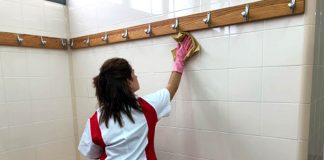SE NECESITA EMPLEADA DE LIMPIEZA DE OFICINA, VESTUARIOS, COMEDOR Y FABRICA, JORNADA COMPLETA personal de limpieza femenino limpiadoras cleaning lady empleada de limpieza operaria de limpieza