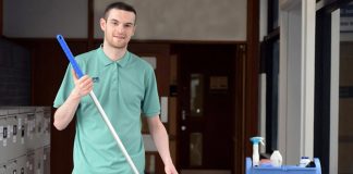 SE SOLICITA OPERARIOS DE LIMPIEZA EVENTUALES PARA IMPORTANTE EMPRESA DE AUTOPARTISTA, TURNOS ROTATIVOS personal de limpieza masculino male cleaning staff janitors cleaning staff