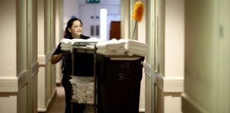 SE NECESITA CONTRATAR PERSONAL DE LIMPIEZA HOTELERA (AMBOS SEXOS), TIEMPO COMPLETO Y PARCIAL personal de limpieza para hotel cleaning staff for hotel personale addetto alle pulizie per hotel mucamas
