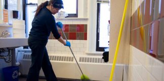 SE SOLICITA PERSONAL DE LIMPIEZA Y MANTENIMIENTO GENERAL, MEDIA JORNADA PARA DIFERENTES ZONAS personal de limpieza y mantenimiento personale delle pulizie limpieadores cleaning staff