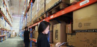 ESTAMOS BUSCANDO OPERARIA/O DE CARGA Y DESCARGA, PERSONAS COMPROMETIDAS, RESPONSABLES CON DISPONIBILIDAD HORARIA warehouse operator moza de almacen mozo de almacen operarias y operarios de carga y descarga operators and loading and unloading operators