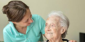 SE NECESITA CUIDADORA CON APOYO EN TAREAS DOMÉSTICAS, PARA ASISTIR Y ACOMPAÑAR A UNA SEÑORA MAYOR, TRABAJO EN BLANCO Cuidadora de anciana auxiliar geriatrico gerocultora cuidadora domiciliaria Caretaker of elderly geriatric assistant geroculttora home caregiver