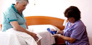 gerocultora cuidadora de audultos mayores auxiliar geriatrico cuidadora para residencia de mayores geroculturist caregiver for elderly audiences geriatric assistant nursing home