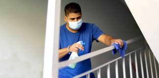 male cleaning staff janitors empleado de limpieza personal de limpieza masculino encargado de limpieza
