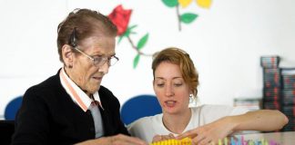 gerocultora caregiver of elderly geriatric assistant auxiliar geriatrico cuidadora de adulto mayor cuidadora externa