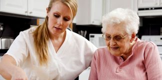 gerocultora cuidadora domiciliaria cuidadoras de mayores gerocultora elder care taker geriatric assistant asistencia geriatrica caregiver home care