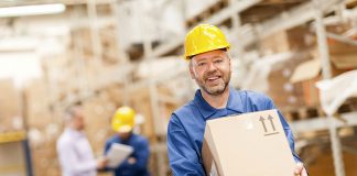 SE SOLICITA OPERARIO DE CARGA Y DESCARGA, JORNADA DE TRABAJO CON HORARIO FLEXIBLE, MÍNIMA EXPERIENCIA operario de carga y descarga loading and unloading operator mozo de almacen warehouse operator personal masculino para deposito male staff