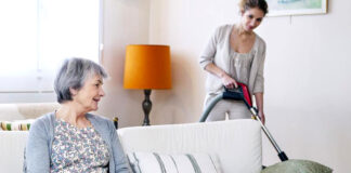 SE REQUIERE CUIDADORA CON AYUDA DOMÉSTICA (SEÑORITA/SEÑORA), INGRESO SÁBADO 9HS Y SALIDA LUNES 9HS Cuidadora con Ayuda Doméstica Señorita o Señora para limpieza y acompañamiento de pareja mayor Caregiver with Domestic Help Miss or Lady for cleaning and accompanying an elderly couple