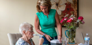 SE NECESITA CUIDADORAS/ES PARA CUBRIR SERVICIOS DE INTERNACIÓN DOMICILIARIA, TRABAJO A TURNOS cuidadora domiciliaria home care cuidadora de anciana home caregiver cuidadora externa cuidadores domiciliarios