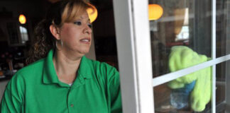 SE BUSCAN LIMPIADORAS/ES PARA TRABAJAR EN RESIDENCIA DE ADULTOS MAYORES, CONTRATACIÓN INMEDIATA empleada del hogar por horas empleada domestica empleada para limpieza y cocina en casa de familia domestic employee employed for cleaning and cooking in family home