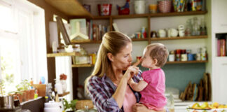 ESTAMOS EN LA BUSQUEDA DE NIÑERA CON RETIRO, JORNADA DE LUNES A VIERNES DE 8:00 A 20:00HS empleada para cuidado de niños en casa de familia baby sister employee for childcare in family home nanny canguro