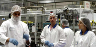 BUSCAMOS PERSONAL/ASISTENTE DE FABRICA (MUJERES Y HOMBRES), CON O SIN EXPERIENCIA EN EL PUESTO empleados para fabrica de producción empleo en fabrica employe factory male and female factory production operators fabrica de comida para perros dog food factory
