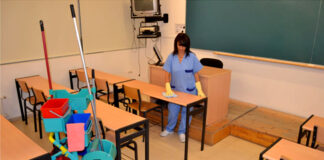 SE INCORPORA EMPLEADA/MISCELÁNEA PARA LIMPIEZA DE COLEGIO, JORNADA COMPLETA limpieza de colegio bilingue personal de limpieza femenino cleaning staff School cleaning staff
