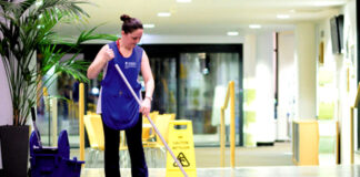 limpieza de universidad personal femenino para limpieza college cleaning