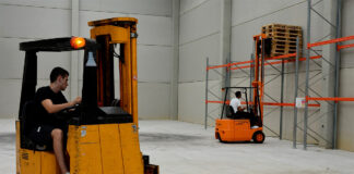 SE REQUIERE OPERARIO PARA MANEJO DE APILADOR CON DISPONIBILIDAD HORARIA, HOMBRE RESPONSABLE Y TRABAJADOR operador de apilacion stacking operator