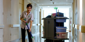 SE SOLICITA OPERARIAS DE LIMPIEZA ENTRE 25 Y 50 AÑOS DE EDAD PARA IMPORTANTE EMPRESA, JORNADA PARTIDA operarias de limpieza personal de limpieza femenino female cleaning staff limpiadoras