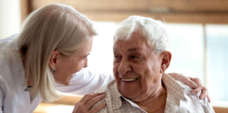 SE BUSCAN CUIDADORAS/ES PARA CUIDADO Y ATENCIÓN DE ADULTOS MAYORES (CON O SIN EXPERIENCIA), INGRESO INMEDIATO Cuidadora Gerocultora cuidadora para residencia de mayores Gerocultural Caregiver Nursing Assistant caregiver for nursing home cuidadora domiciliaria.jpg