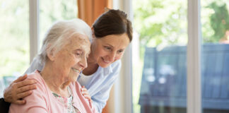SE SOLICITA CUIDADORA Y/O CUIDADOR PARA EL CUIDADO DE SEÑORA MAYOR, CONTRATACIÓN INMEDIATA Gerocultora o Auxiliar de Geriatría cuidadora para geriatrico caregiver for geriatric cuidadora domiciliaria home care