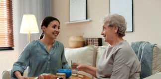 SE REQUIEREN CUIDADORAS CON CAMA, SE OFRECE INGRESO INMEDIATO Y BUENAS CONDICIONES LABORALES cuidadora para adultos mayores elderly caregivers