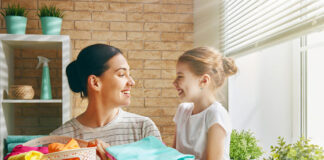 ESTAMOS SELECCIONANDO NIÑERA PARA EL CUIDADO DE NIÑOS EN CASA DE FAMILIA, TRABAJO EN BLANCO empleada del hogar y niñera housekeeper