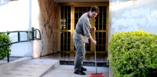 SE INCORPORA ENCARGADO DE EDIFICIO C/SIN EXPERIENCIA (PERSONA SOLA O CON FAMILIA), JORNADA COMPLETA. SE OFRECE BUEN SUELDO + VIVIENDA encargado de edificio conserje building manager janitor bidello amministratore di condominio concierge