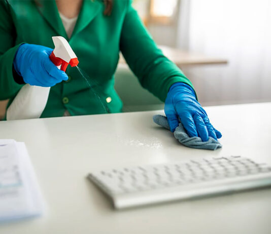 limpieza en oficina cleaning in office