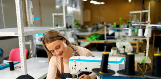 SE NECESITA OPERARIA TEXTIL CON DISPONIBILIDAD INMEDIATA, SE OFRECEN BUENAS CONDICIONES LABORALES poeraria textil operator