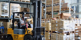 SE REQUIERE OPERADOR DE MONTACARGAS PARA DISTINTAS TAREAS DE ALMACÉN, JORNADA PART TIME warehouse operator oerario de carga y descarga empleado de montacargas trabajador de almacen forklift operating personnel warehouse worker
