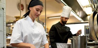 SE REQUIERE AYUDANTE DE COCINA (AMBOS SEXOS), JORNADA COMPLETA