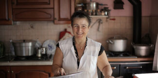 SE NECESITA COCINERA CON CAMA PARA CASA DE FAMILIA, JORNADA COMPLETA 5 DÍAS A LA SEMANA cocinera para matrimonio de adultos mayores empleada para cocina casera cook for marriage of older adults employed for home cooking
