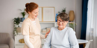 SE SOLICITA CUIDADORA CON RETIRO, JORNADA COMPLETA DE LUNES A VIERNES cuidadoraa caregiver