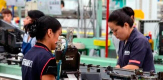 SE SOLICITAN OPERARIAS DE PRODUCCIÓN PARA INDUSTRIA PLÁSTICA (5 VACANTES), JORNADA COMPLETA operarias de produccion para industria plastica production workers for the plastics industry