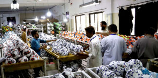 SE BUSCAN EMPACADORES Y ENSAMBLADORES PARA FABRICA DE PELOTAS, JORNADA COMPLETA PRIMER TURNO empacadores de pelotas packets