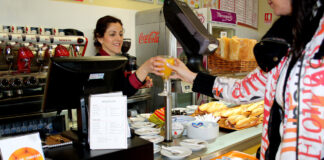 BUSCAMOS EMPLEADA PARA CAFETERÍA CON BUENA ACTITUD DE SERVICIO, INCORPORACIÓN INMEDIATA empleada para cafeteria empleado para cafeteria auxiliar de cafeteria employee for cafeteria employee for cafeteria auxiliary cafeteria atencion al publico