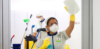 personal de limpieza para laboratorio farmaceutico pharmaceutical laboratory cleaning staff limpieza de laboratorio