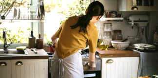 SE NECESITA COCINERA SIN RETIRO EN CASA DE FAMILIA. SE OFRECE BUEN SUELDO cocinera para familia lady cooking domestic staff