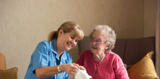 SE SOLICITA CUIDADORAS DOMICILIARIAS JORNADA COMPLETA DÍA POR MEDIO, INGRESO INMEDIATO cuidadora domiciliaria cuidadora de adulto mayor home caregiver for elderly care